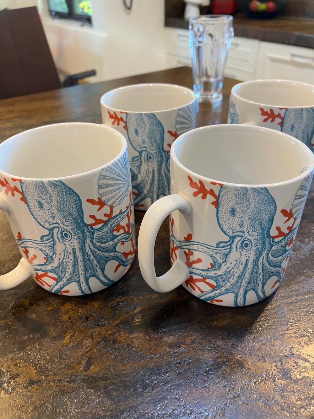 Set a four coffee mugs